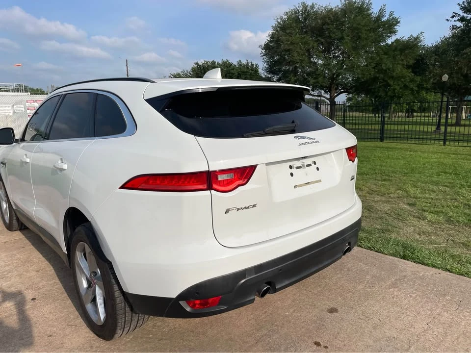 2019 Jaguar F-Pace - Image 11 of 20