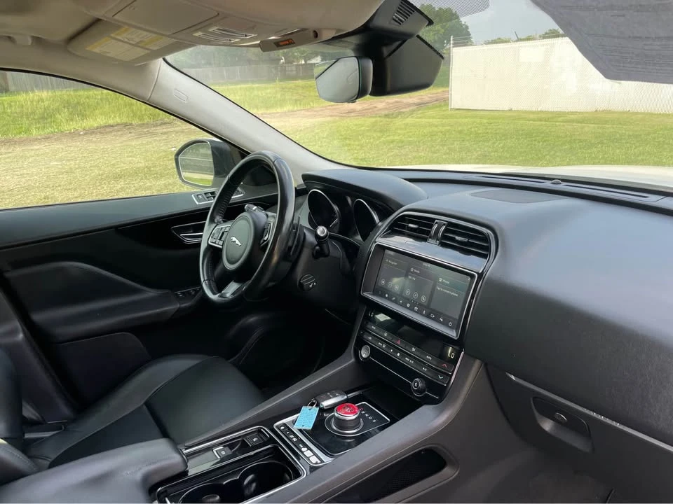2019 Jaguar F-Pace - Image 13 of 20