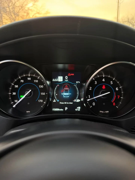 2019 Jaguar F-Pace - Image 14 of 15
