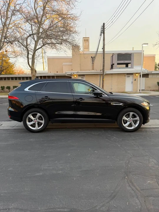 2019 Jaguar F-Pace - Image 4 of 15