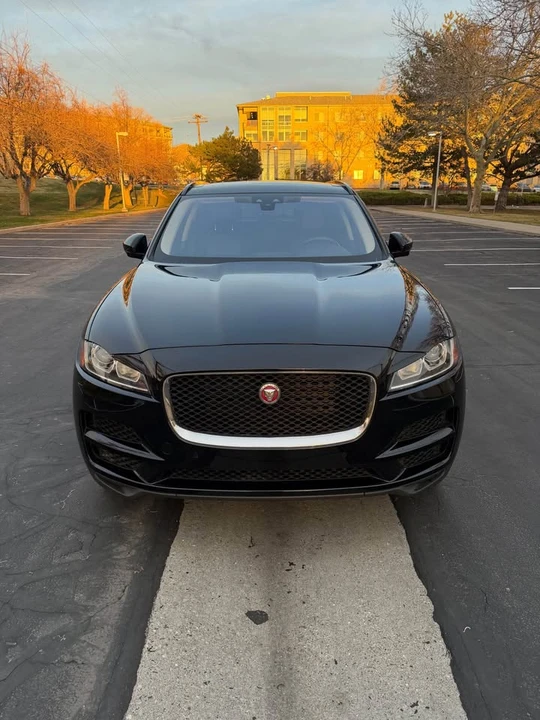 2019 Jaguar F-Pace - Image 2 of 15