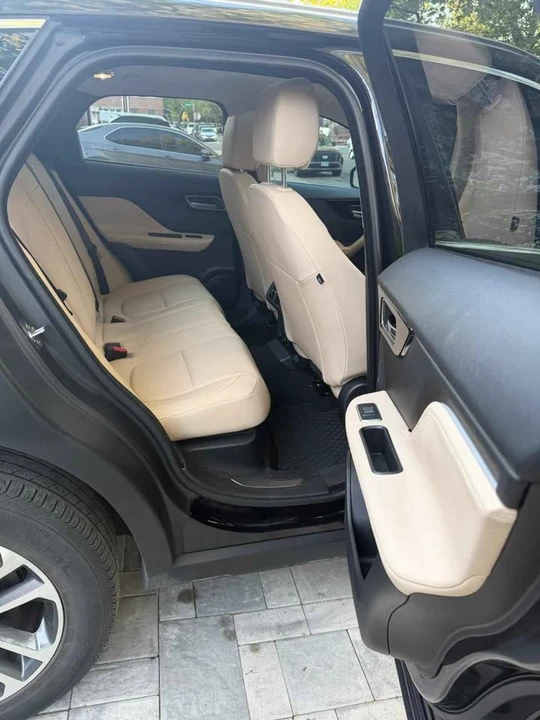 2019 Jaguar F-Pace - Image 10 of 12