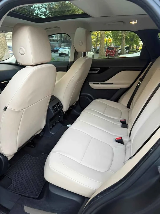 2019 Jaguar F-Pace - Image 9 of 12