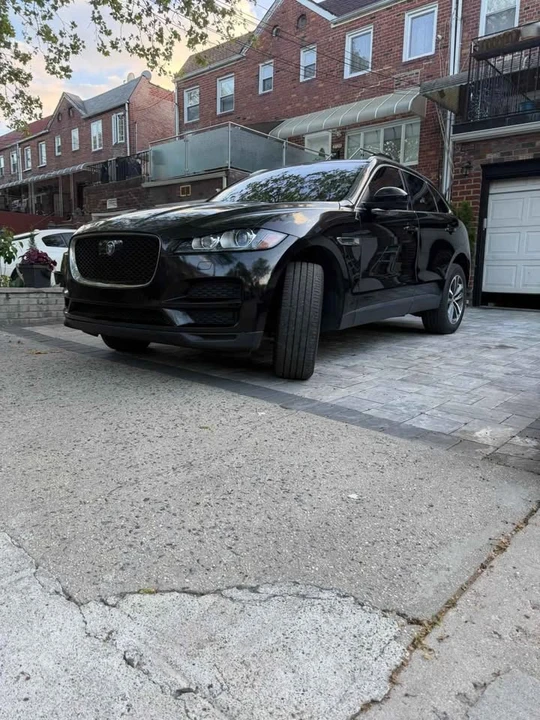 2019 Jaguar F-Pace - Image 2 of 12