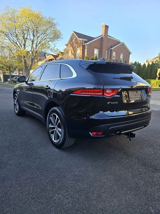 2019 Jaguar F-Pace - Image 3 of 16