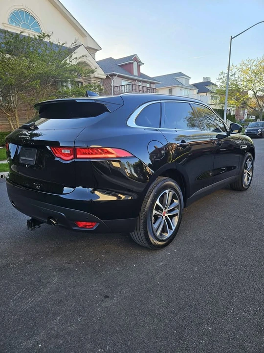 2019 Jaguar F-Pace - Image 5 of 16