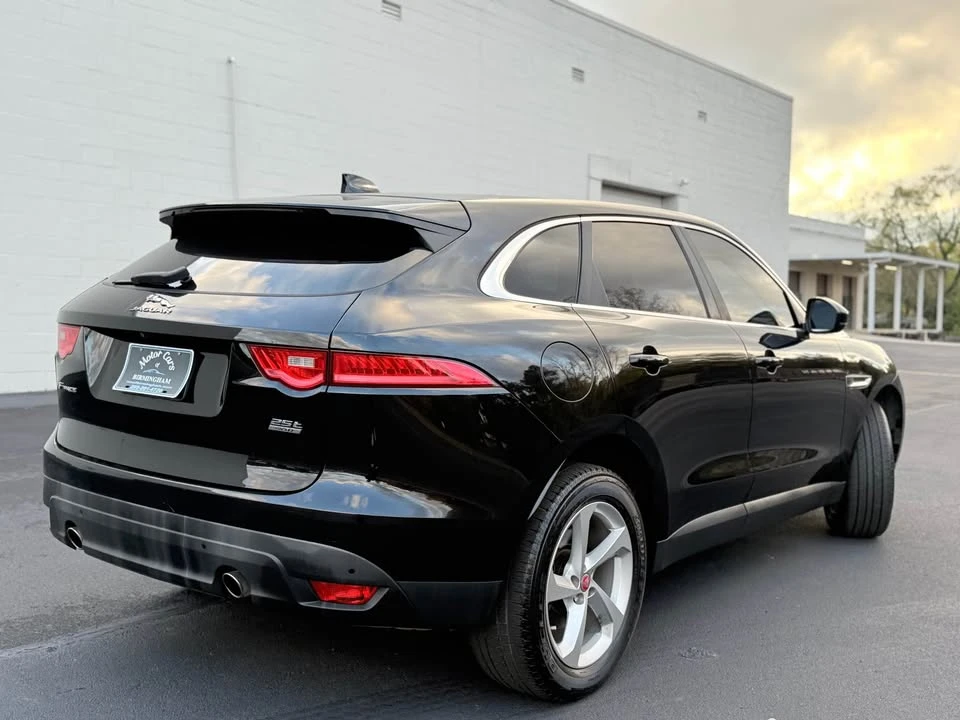 2019 Jaguar F-Pace - Image 2 of 17