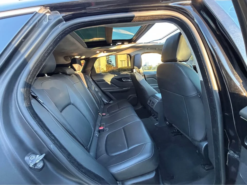 2019 Jaguar F-Pace - Image 7 of 17