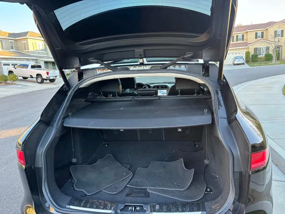 2019 Jaguar F-Pace - Image 12 of 17