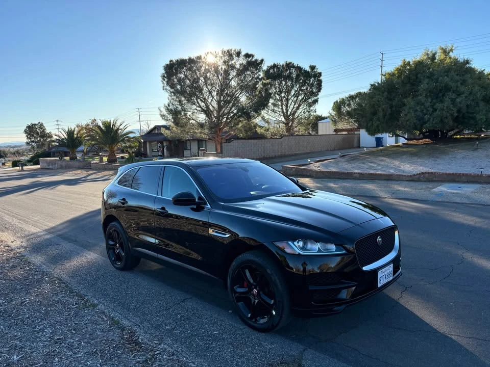 2019 Jaguar F-Pace - Image 11 of 18