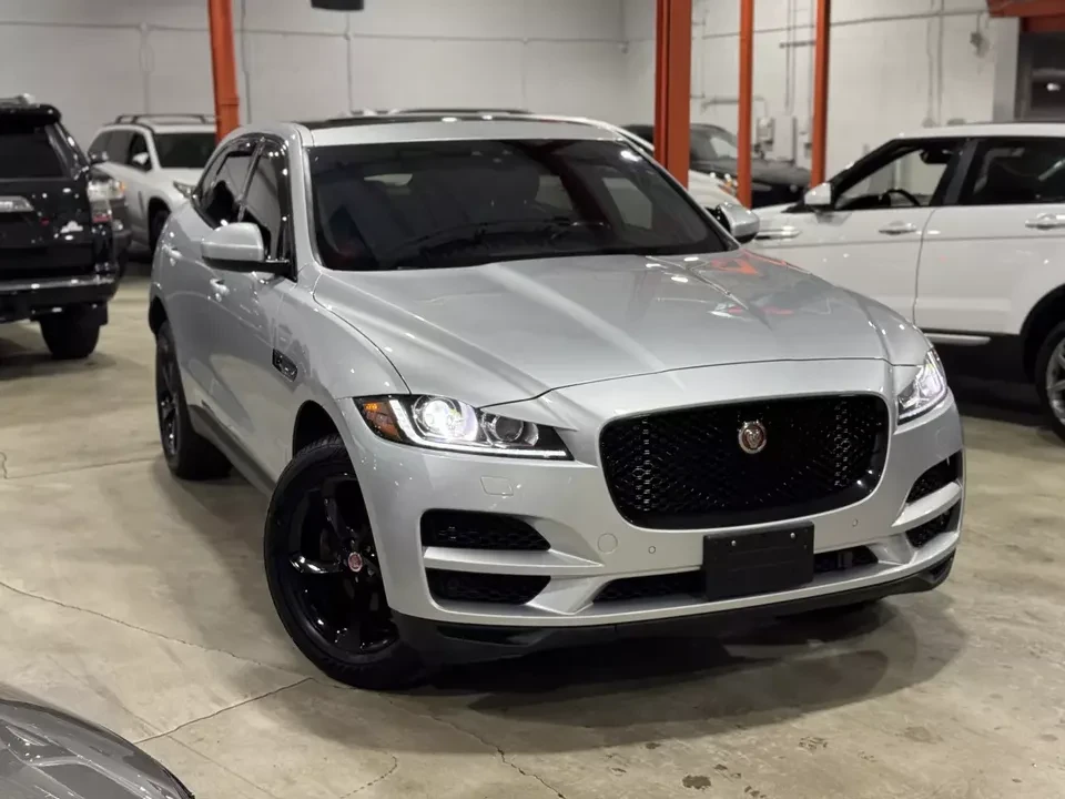 2019 Jaguar F-Pace - Image 4 of 17