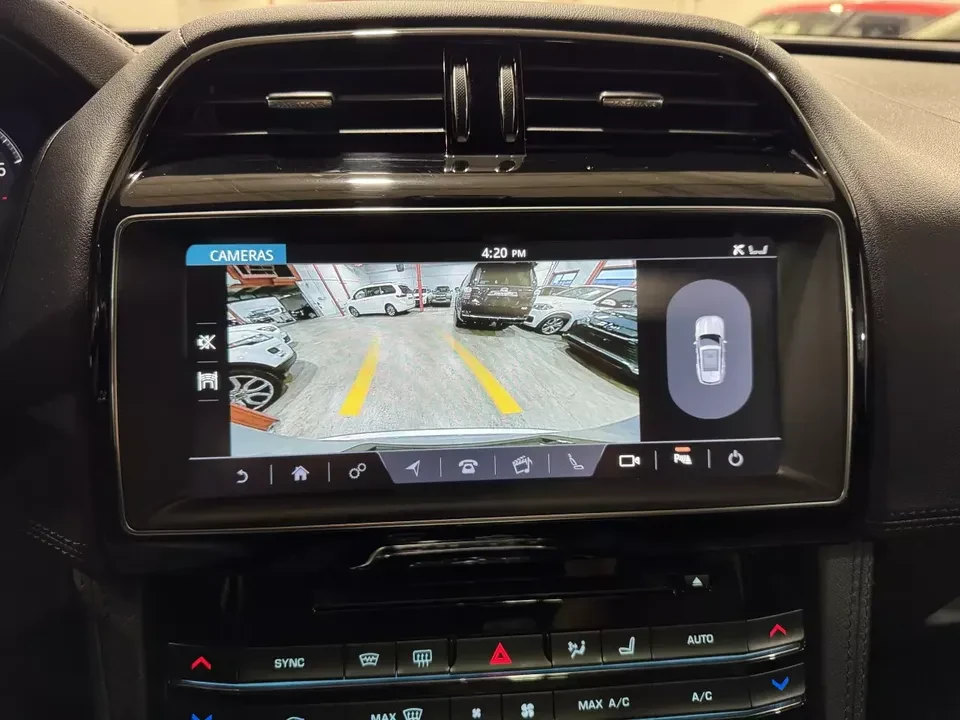 2019 Jaguar F-Pace - Image 14 of 17