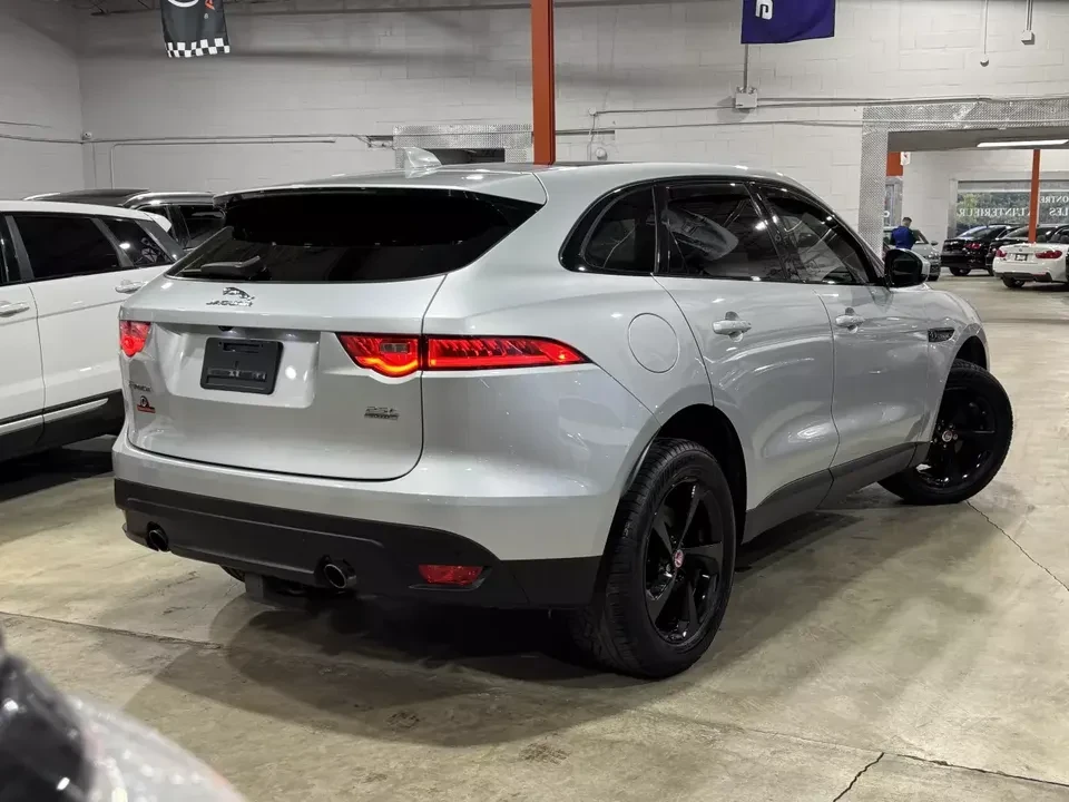 2019 Jaguar F-Pace - Image 5 of 17