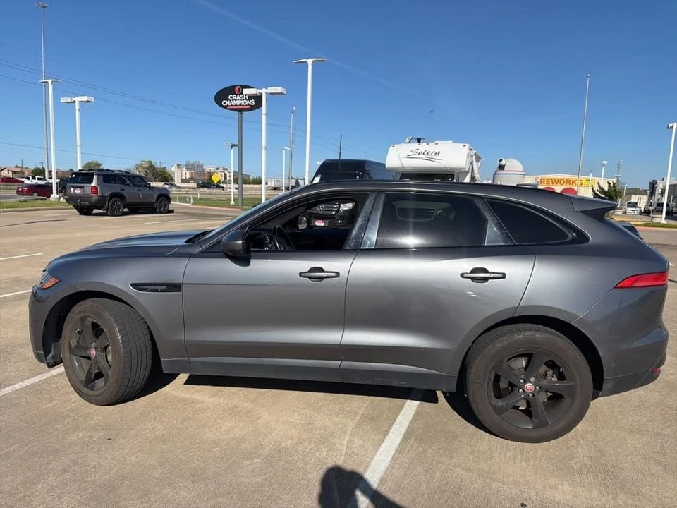 2019 Jaguar F-Pace - Image 2 of 10