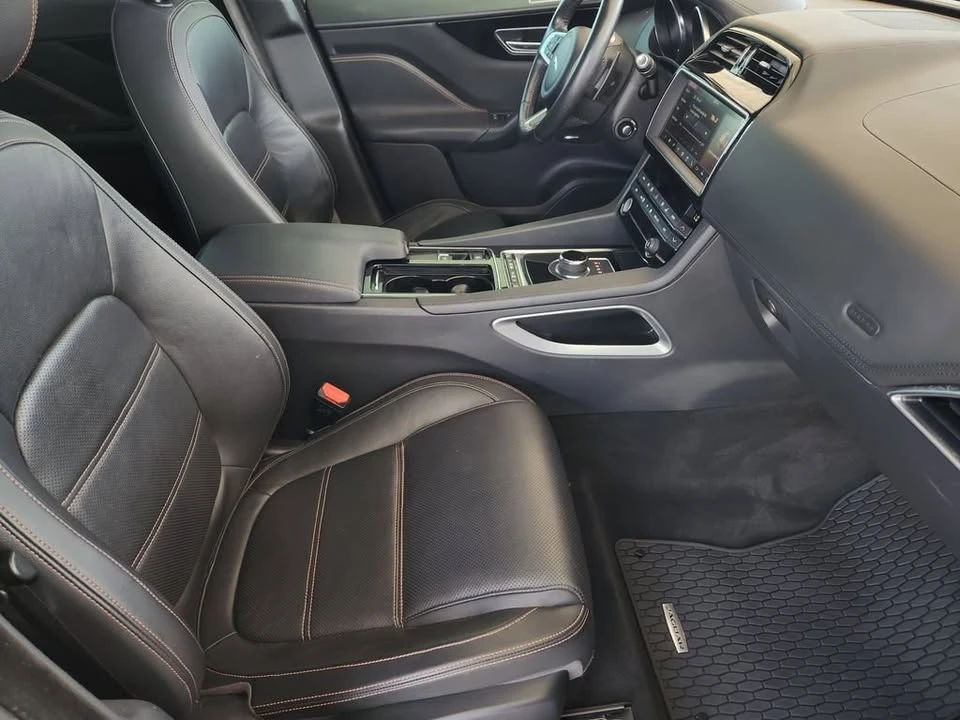 2019 Jaguar F-Pace - Image 14 of 20