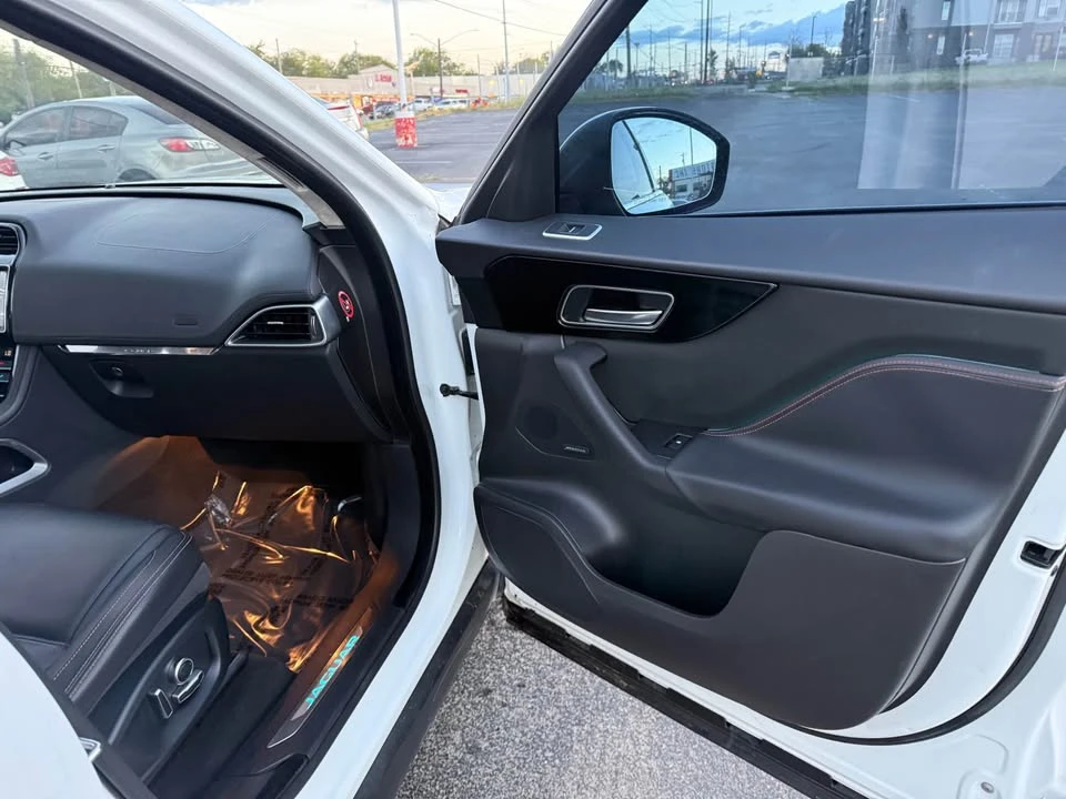 2019 Jaguar F-Pace - Image 13 of 20