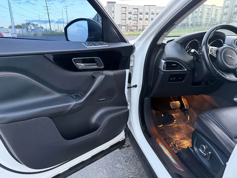 2019 Jaguar F-Pace - Image 7 of 20