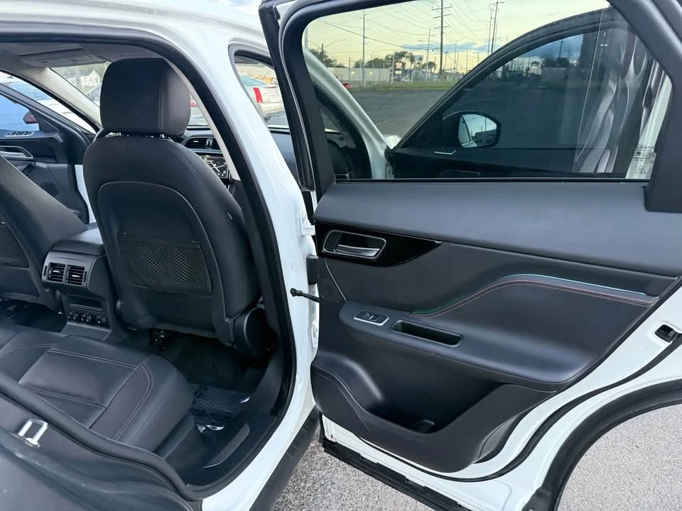 2019 Jaguar F-Pace - Image 11 of 20