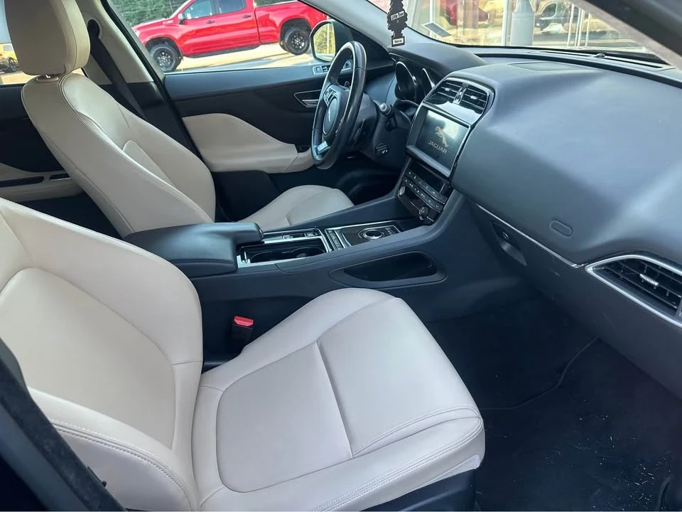 2019 Jaguar F-Pace - Image 4 of 8