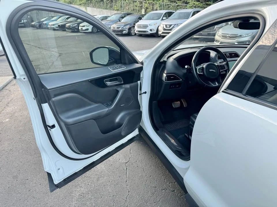 2019 Jaguar F-Pace - Image 9 of 20