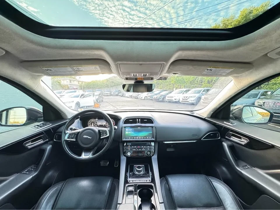 2019 Jaguar F-Pace - Image 15 of 20
