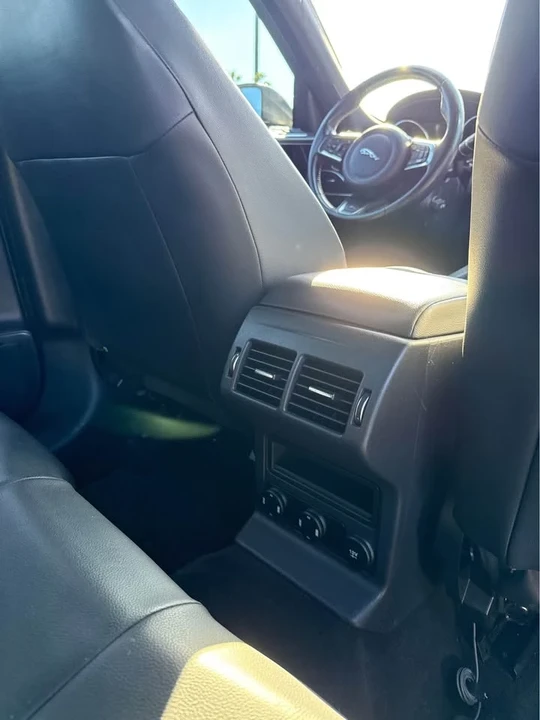 2019 Jaguar F-Pace - Image 8 of 15