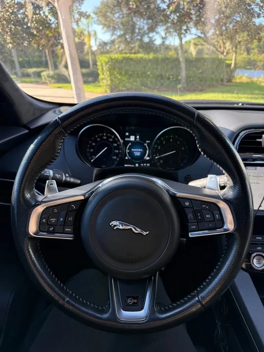 2019 Jaguar F-Pace - Image 14 of 15