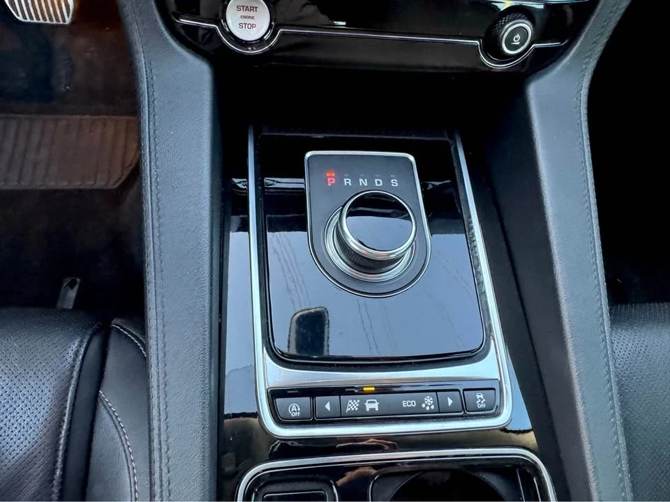 2019 Jaguar F-Pace - Image 14 of 20