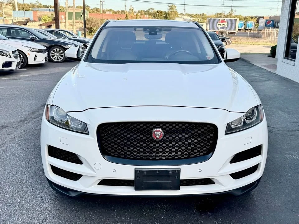 2019 Jaguar F-Pace - Image 2 of 20