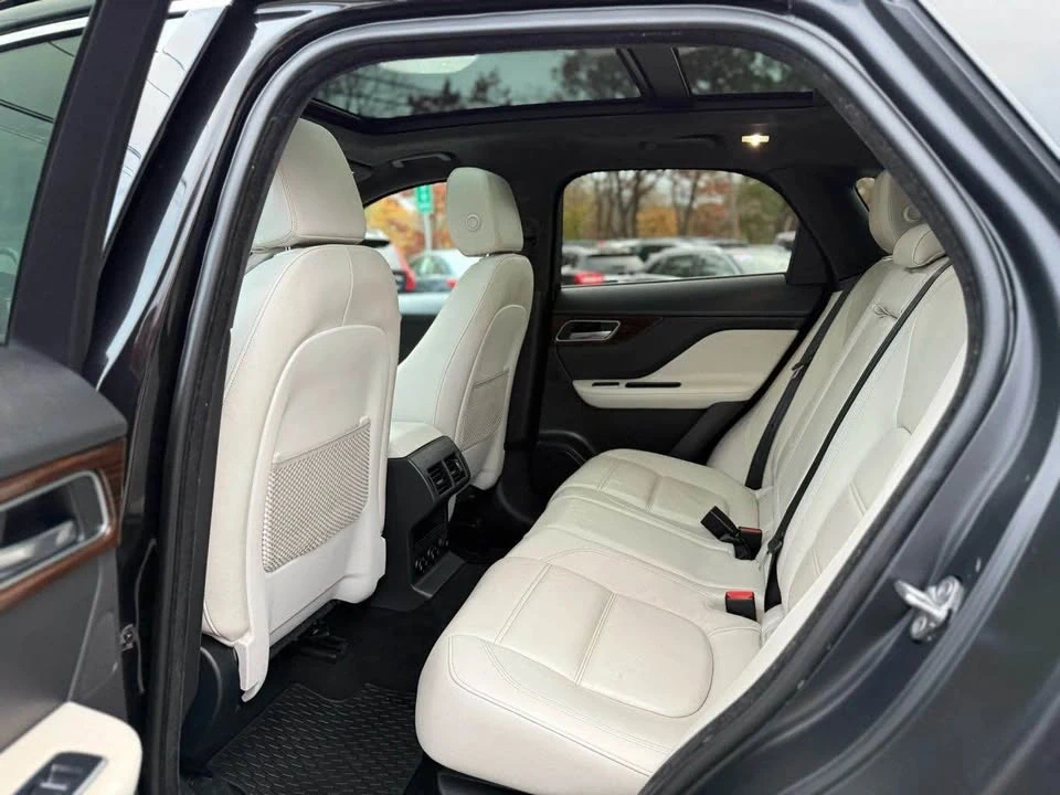 2019 Jaguar F-Pace - Image 11 of 17