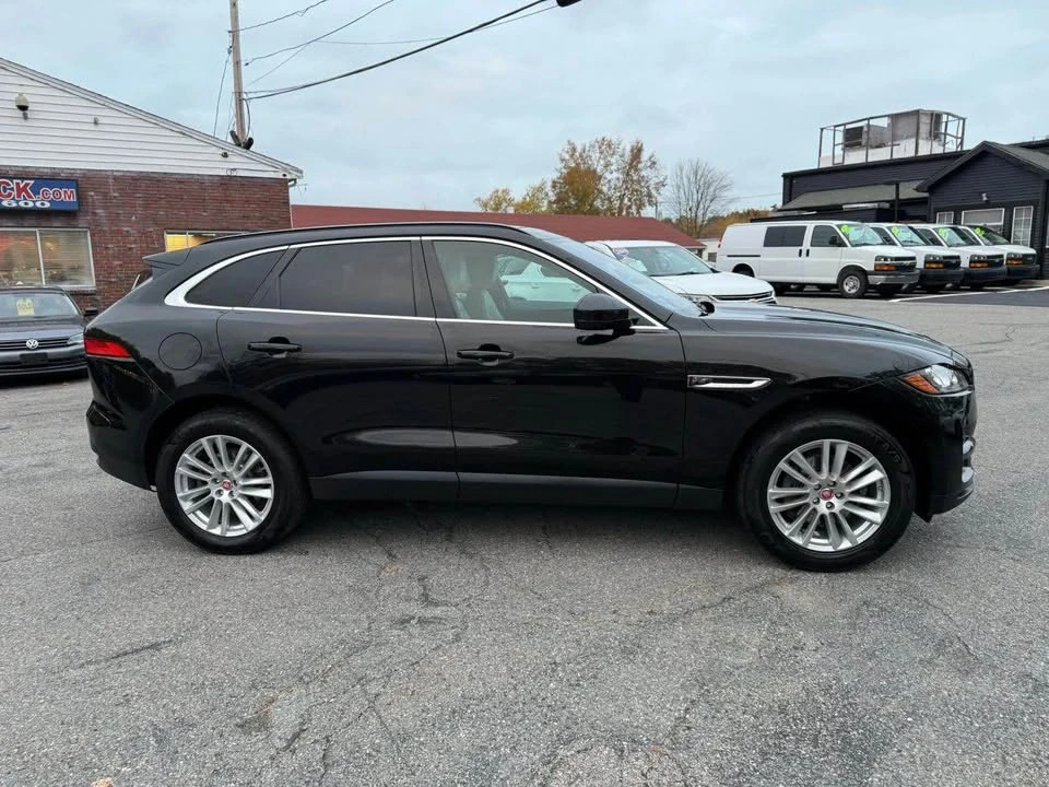 2019 Jaguar F-Pace - Image 5 of 17