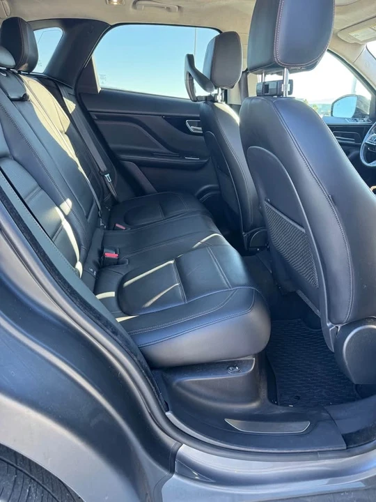 2019 Jaguar F-Pace - Image 6 of 10
