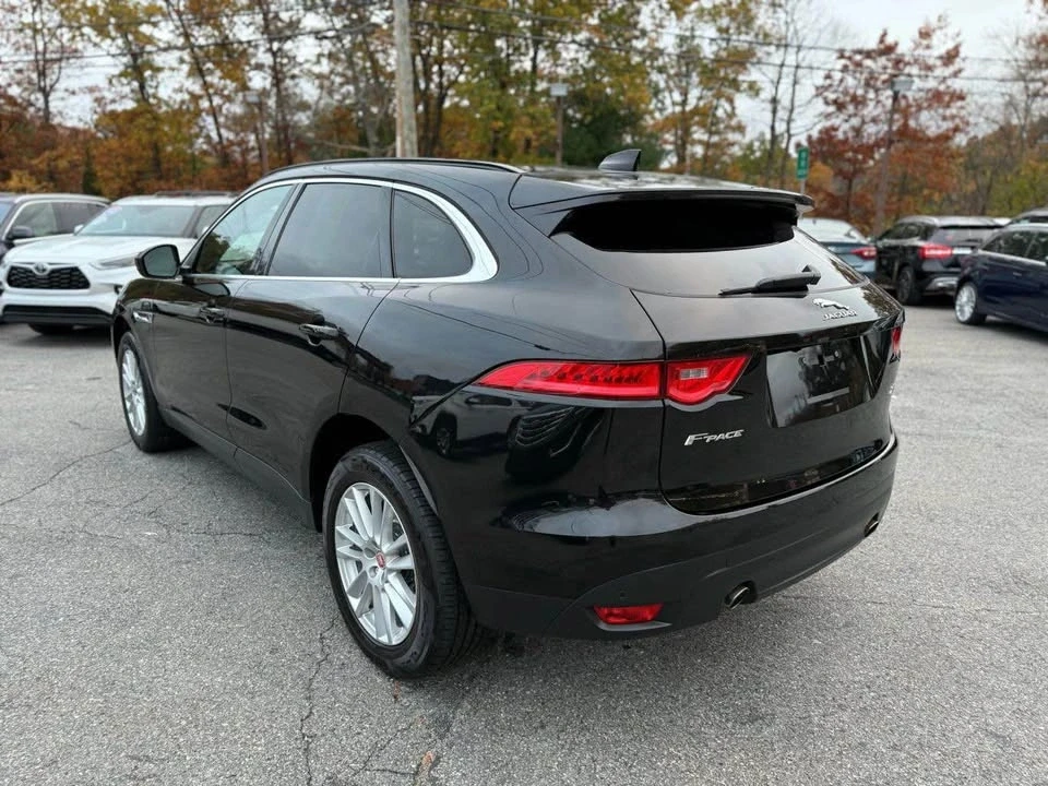 2019 Jaguar F-Pace - Image 7 of 17