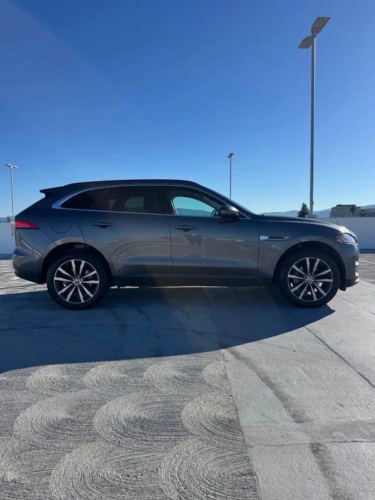 2019 Jaguar F-Pace - Image 3 of 10