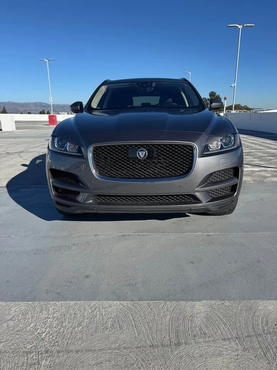 2019 Jaguar F-Pace - Image 2 of 10