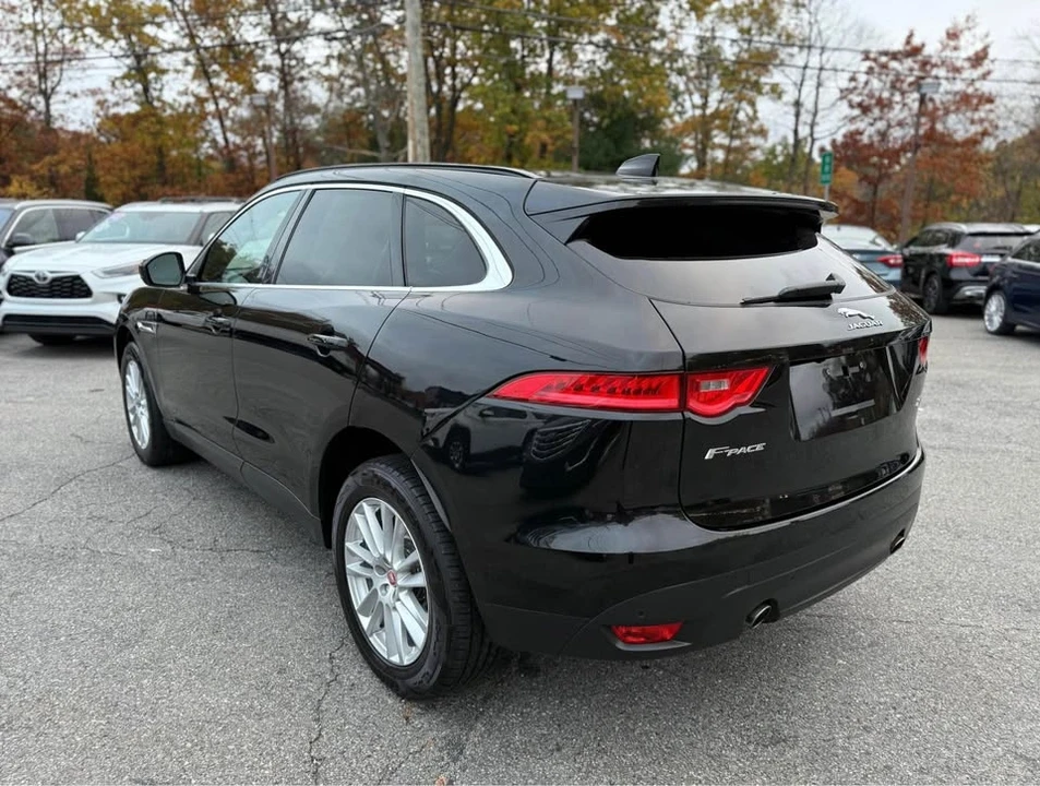 2019 Jaguar F-Pace - Image 9 of 19