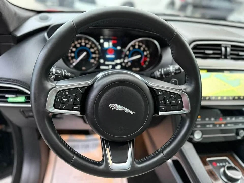 2019 Jaguar F-Pace - Image 9 of 11
