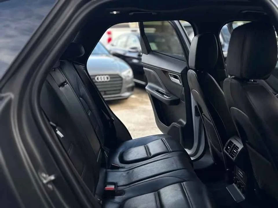2019 Jaguar F-Pace - Image 9 of 17