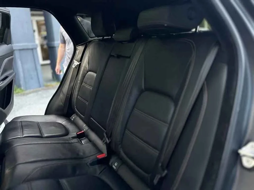2019 Jaguar F-Pace - Image 14 of 17
