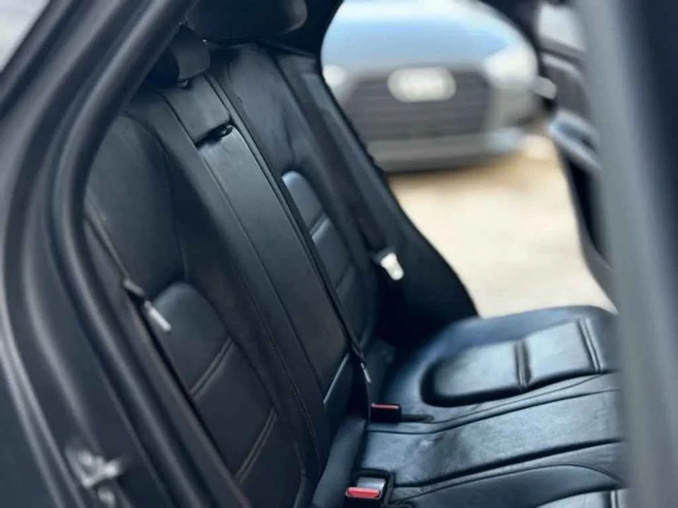 2019 Jaguar F-Pace - Image 16 of 17