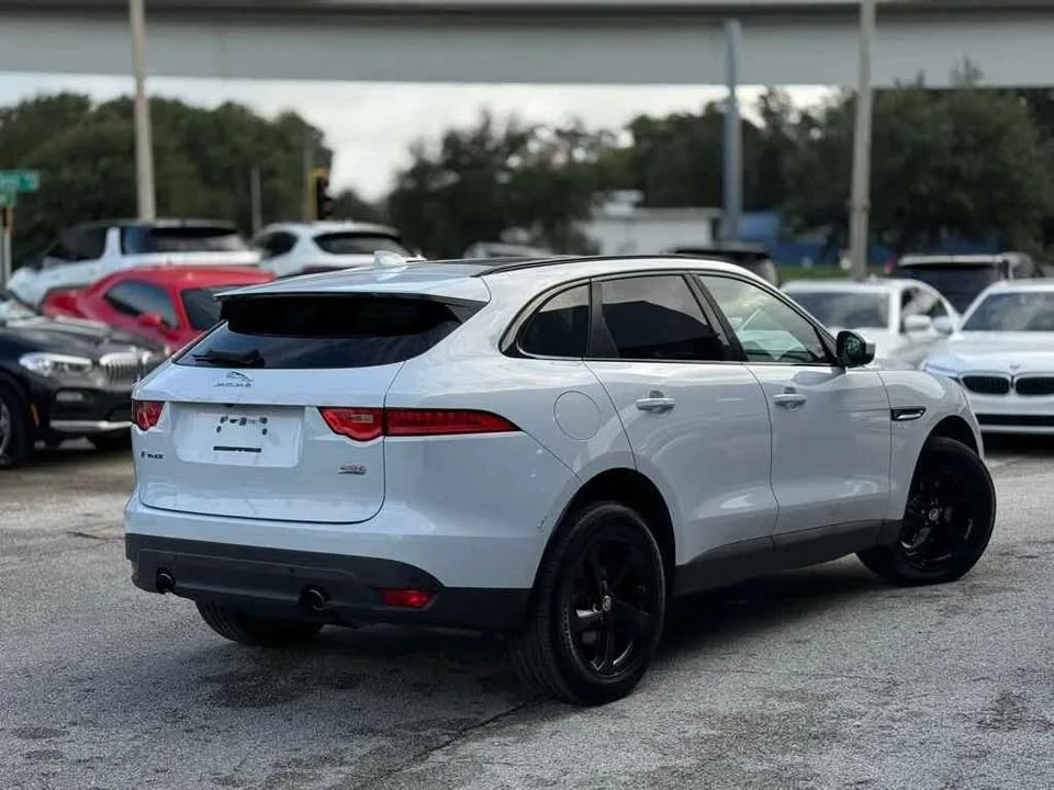 2019 Jaguar F-Pace - Image 5 of 17