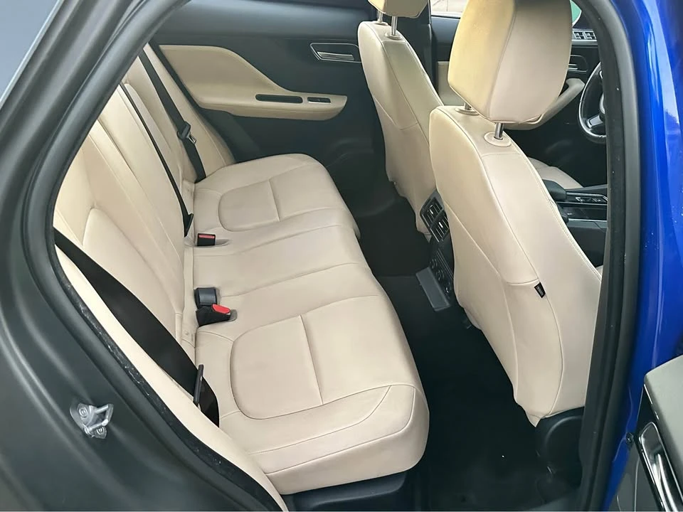 2019 Jaguar F-Pace - Image 15 of 19