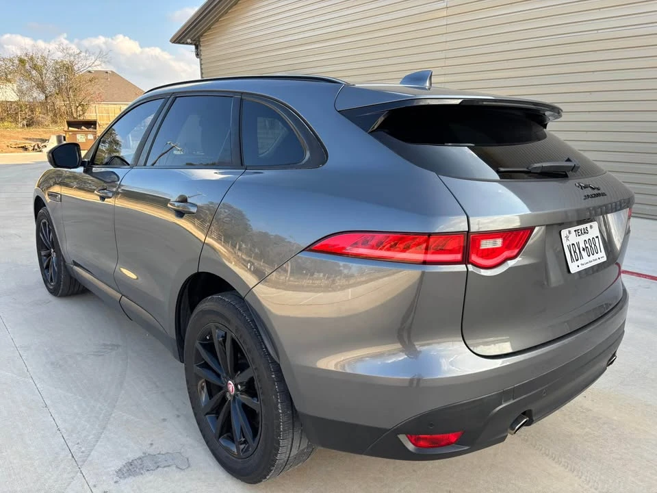 2019 Jaguar F-Pace - Image 14 of 18