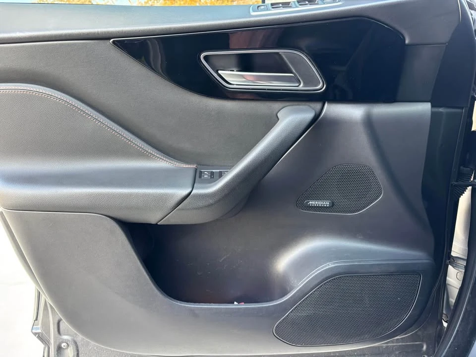 2019 Jaguar F-Pace - Image 13 of 18