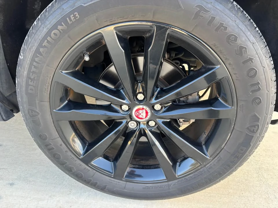 2019 Jaguar F-Pace - Image 15 of 18