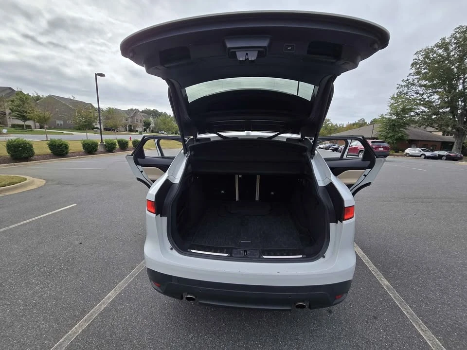 2019 Jaguar F-Pace - Image 11 of 16