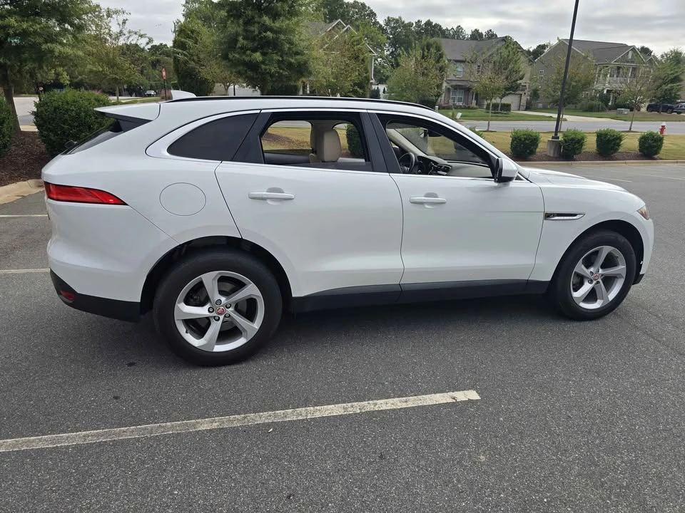 2019 Jaguar F-Pace - Image 5 of 16