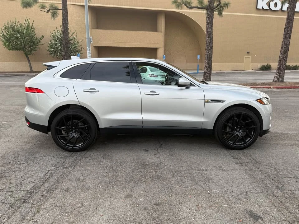 2019 Jaguar F-Pace - Image 10 of 19