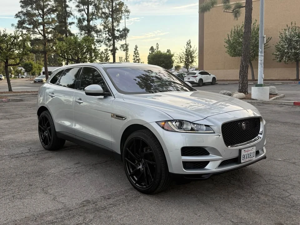 2019 Jaguar F-Pace - Image 2 of 19