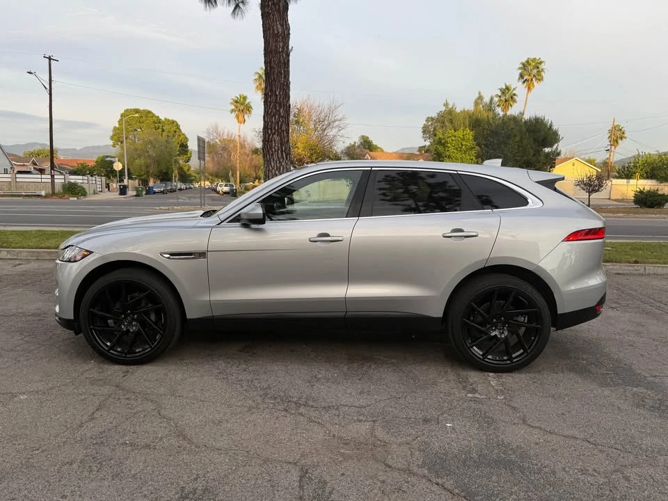 2019 Jaguar F-Pace - Image 11 of 19